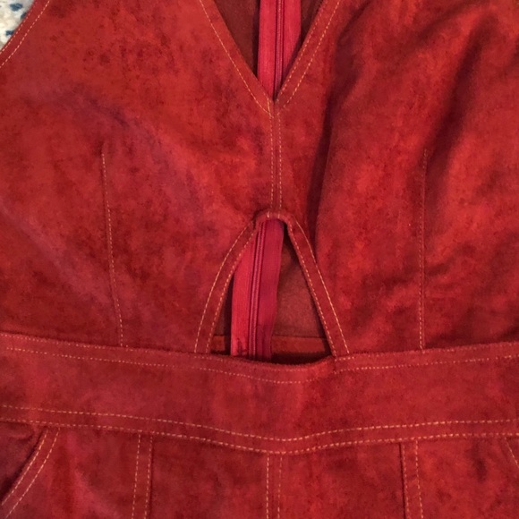 Suede keyhole dress - Picture 2 of 2